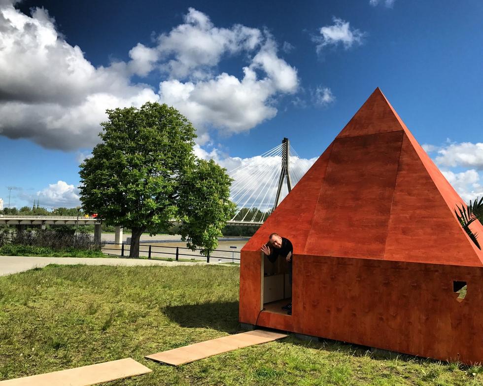 Domek Czytelniczy – nowa instalacja Jana Strumiłły